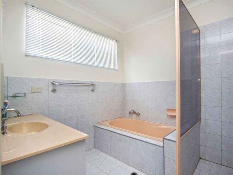 19 Kaffia Court, Elanora QLD 4221