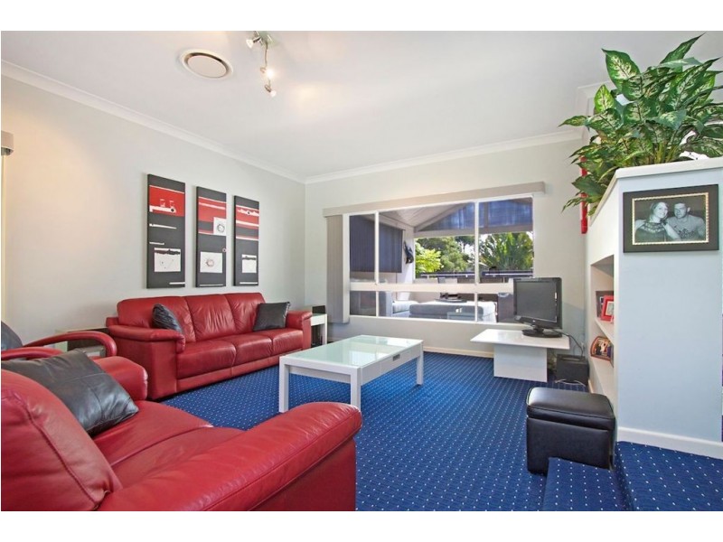 19 Kaffia Court, Elanora QLD 4221