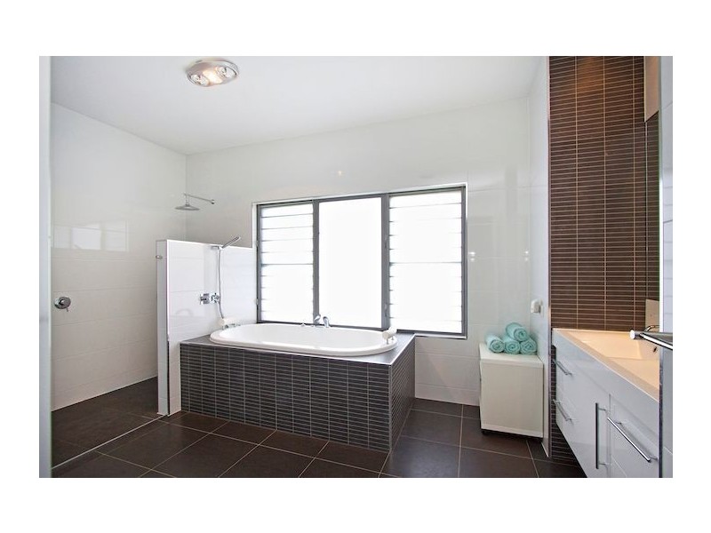 87 Botanical Circuit, Banora Point NSW 2486