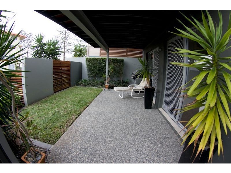 2/32 Pacific Parade, Bilinga QLD 4225