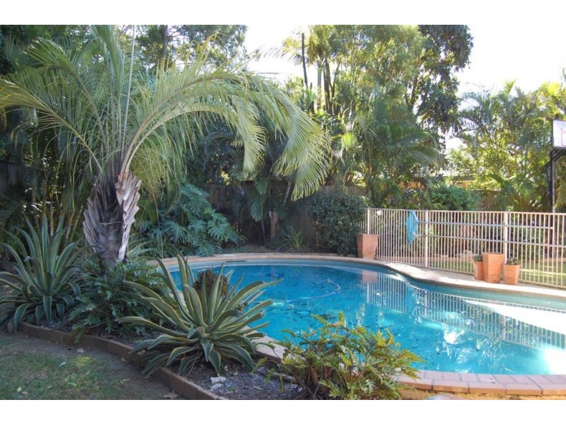 8 Nalya Court, Mermaid Waters QLD 4218