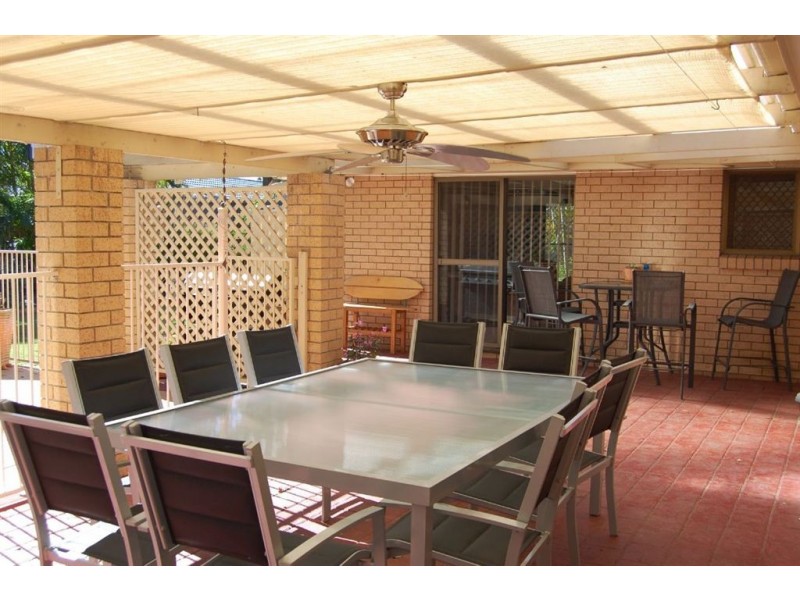 8 Nalya Court, Mermaid Waters QLD 4218