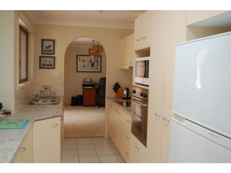 8 Nalya Court, Mermaid Waters QLD 4218