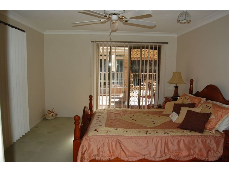 8 Nalya Court, Mermaid Waters QLD 4218