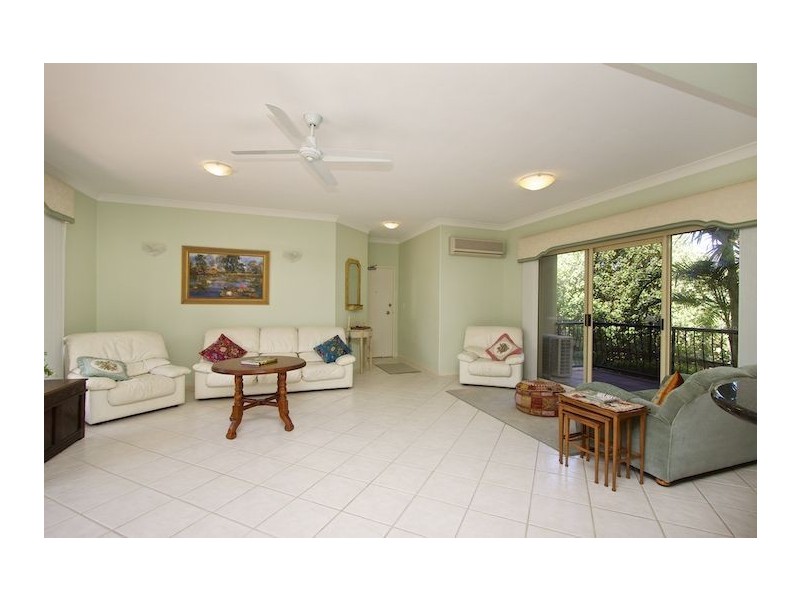1/231 Golden Four Drive, Bilinga QLD 4225