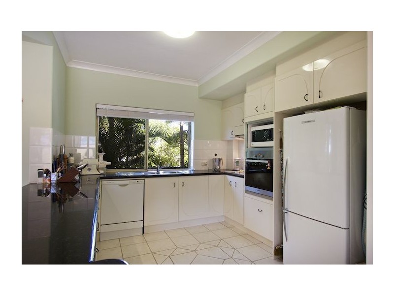 1/231 Golden Four Drive, Bilinga QLD 4225