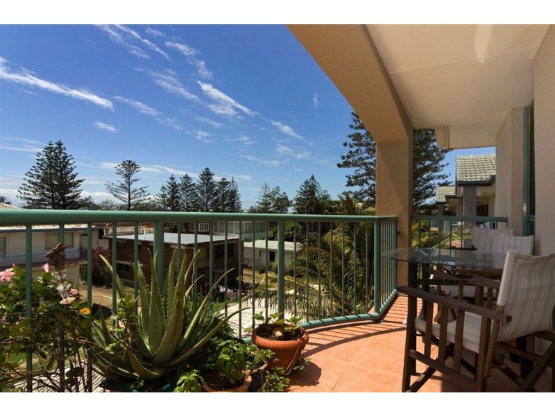 25/147-149 Golden Four Drive, Bilinga QLD 4225