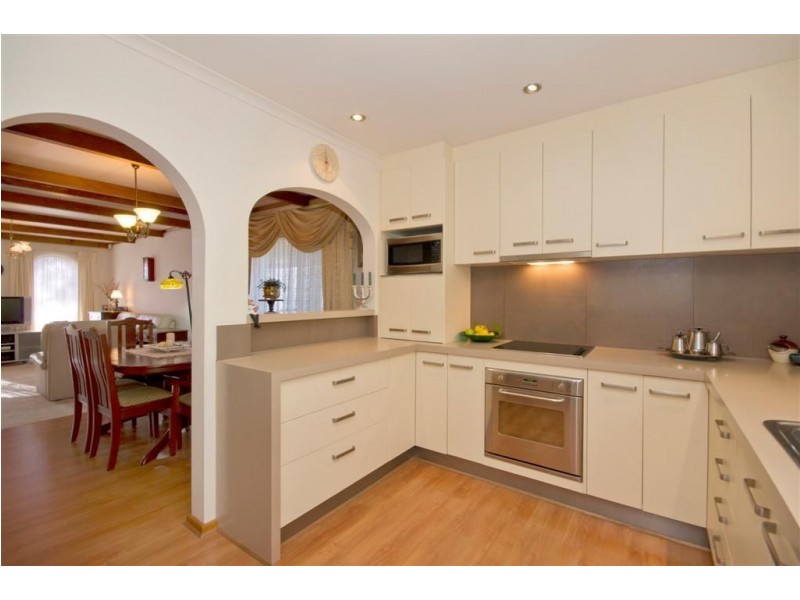 18 Glenloth Drive, Happy Valley SA 5159