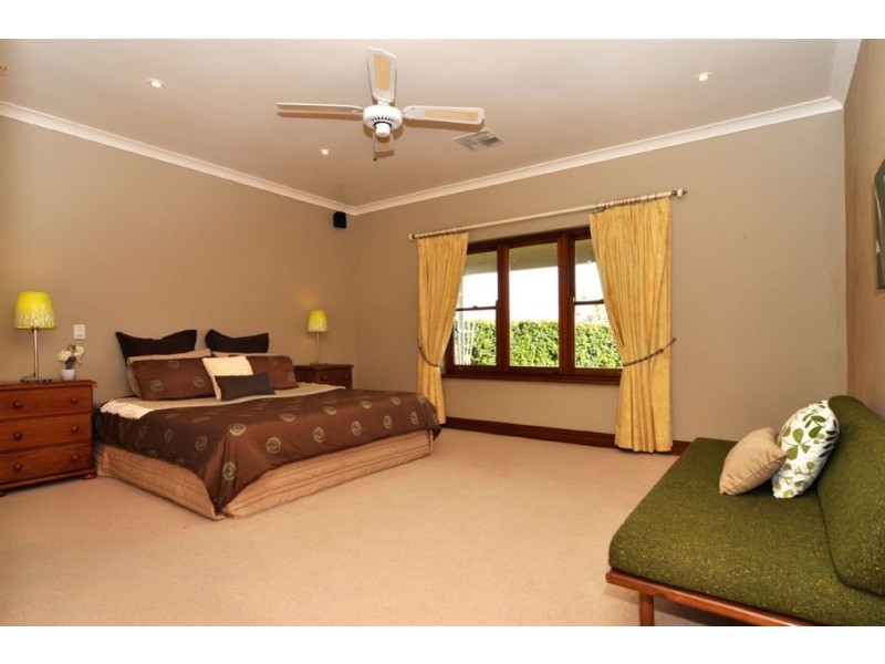 8 Mountainview Place, Mount Osmond SA 5064