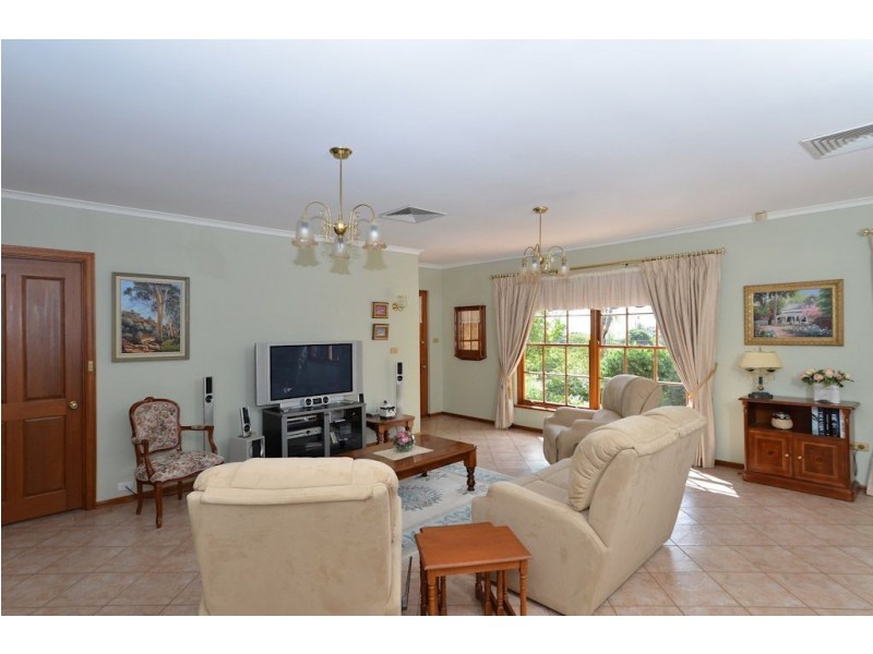 6 Gillard Drive, Rosslyn Park SA 5072
