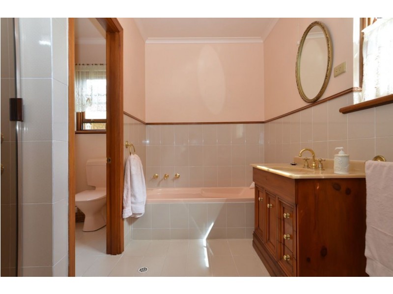 6 Gillard Drive, Rosslyn Park SA 5072