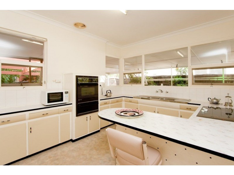 17 Ilfracombe Drive, Wattle Park SA 5066