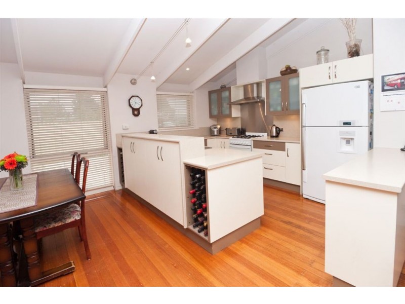 4 Mallacoota Place, West Lakes Shore SA 5020