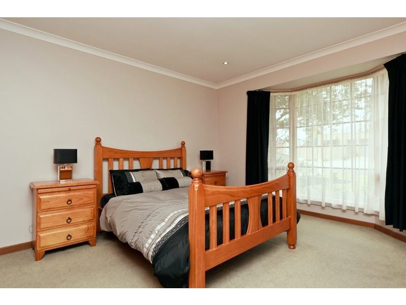 5 Hereford Avenue, Trinity Gardens SA 5068