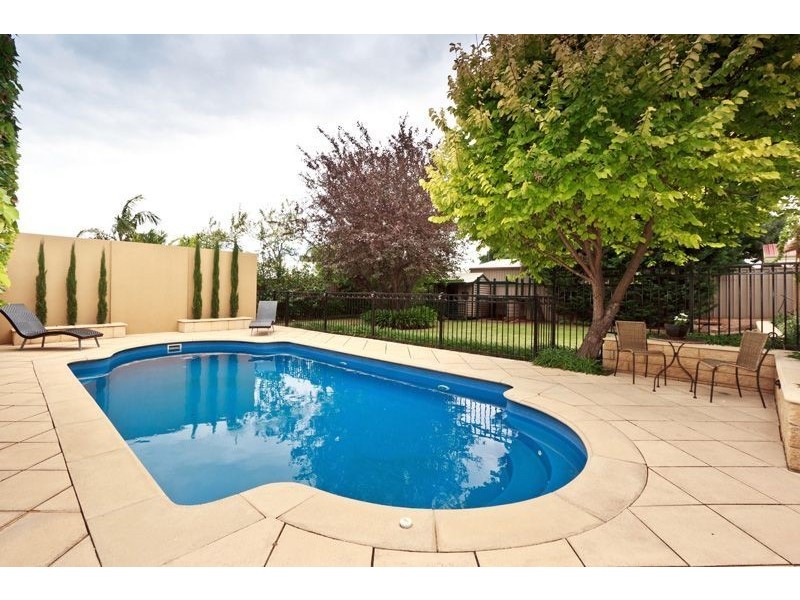 5 Hereford Avenue, Trinity Gardens SA 5068