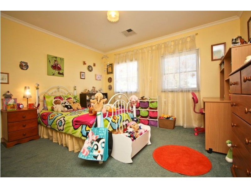 17 Burdekin Avenue, Hillcrest SA 5086