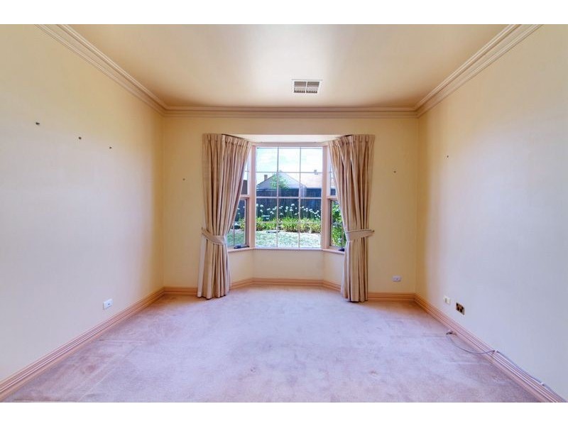 11 Hamilton Street, Erindale SA 5066