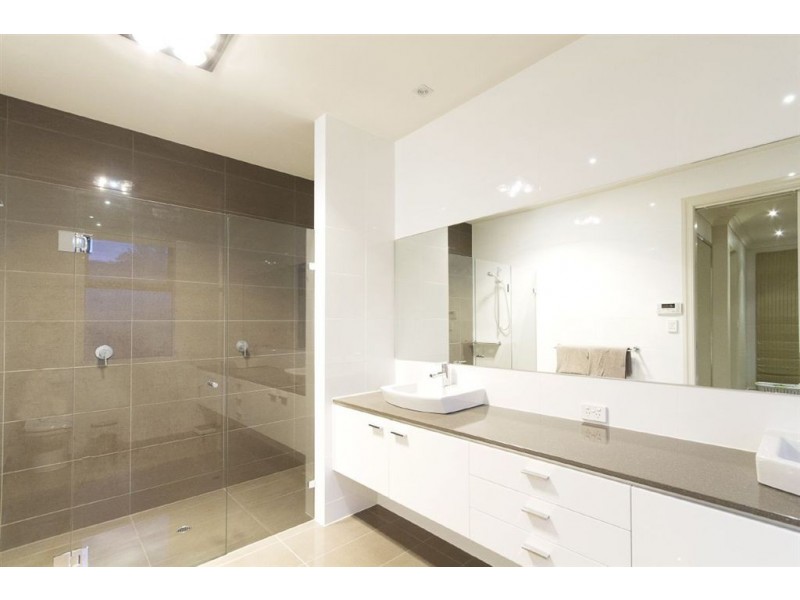 8 Purnana Avenue, St Georges SA 5064