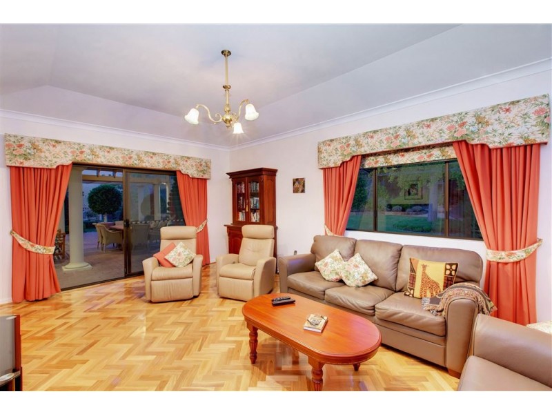 5 Rawson Penfold Drive, Rosslyn Park SA 5072