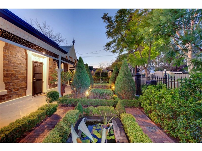 1 Uxbridge Street, Kensington Park SA 5068