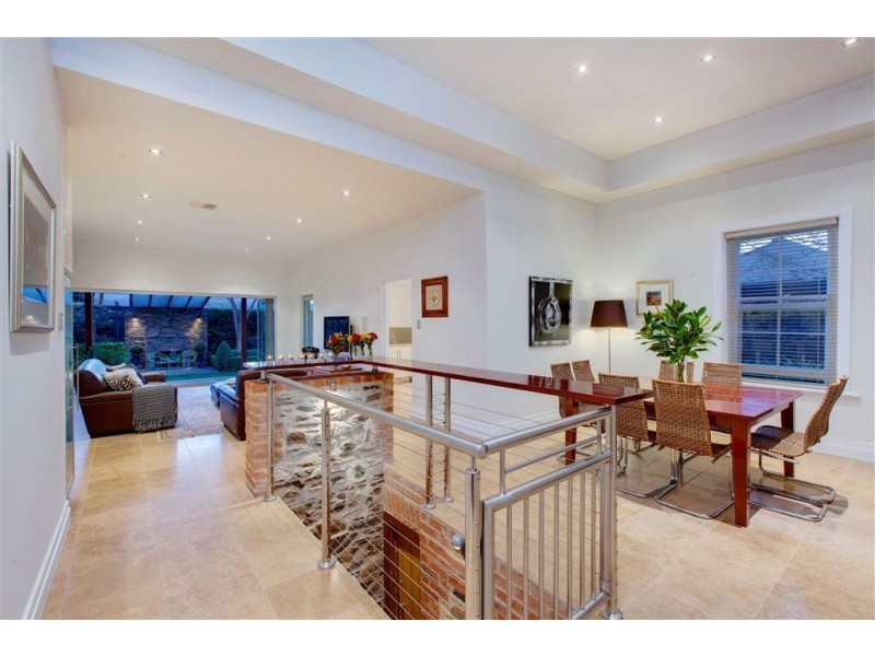 1 Uxbridge Street, Kensington Park SA 5068