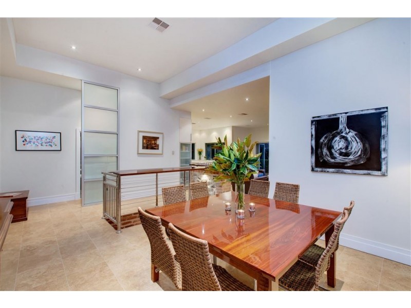 1 Uxbridge Street, Kensington Park SA 5068