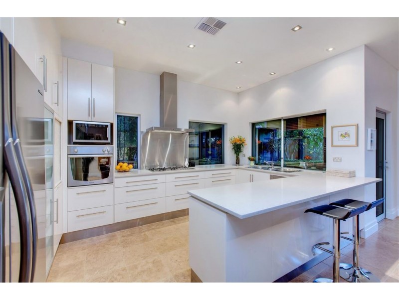 1 Uxbridge Street, Kensington Park SA 5068