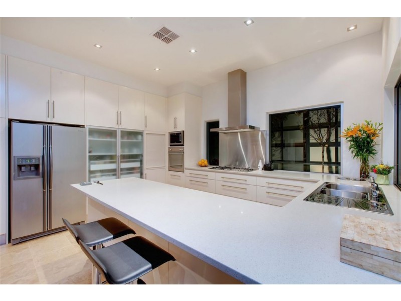 1 Uxbridge Street, Kensington Park SA 5068