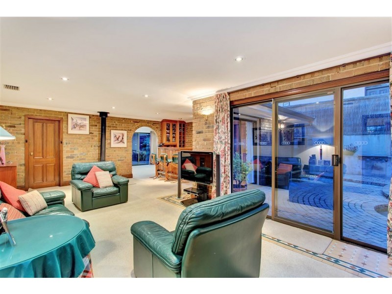 8 Brookside Road, Springfield SA 5062