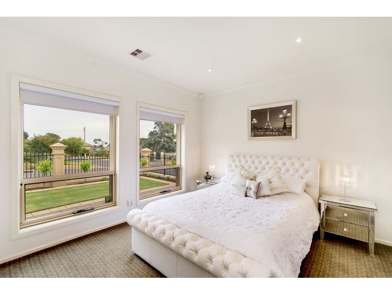 27 Selbourne Avenue, Rostrevor SA 5073