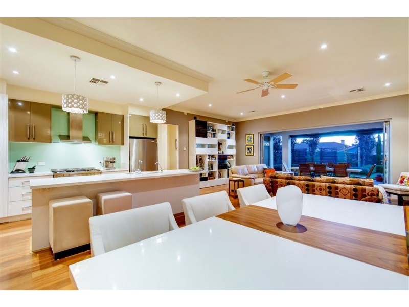 33 Lockwood Road, Erindale SA 5066