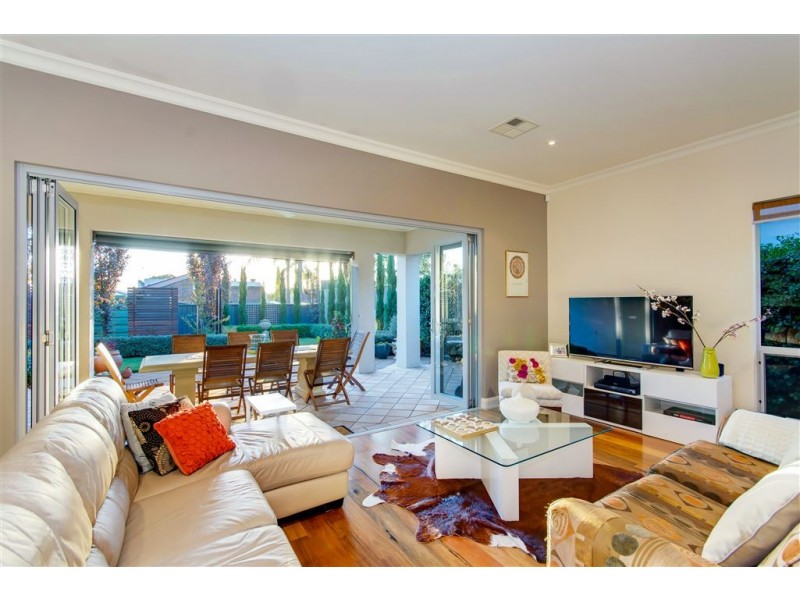 33 Lockwood Road, Erindale SA 5066