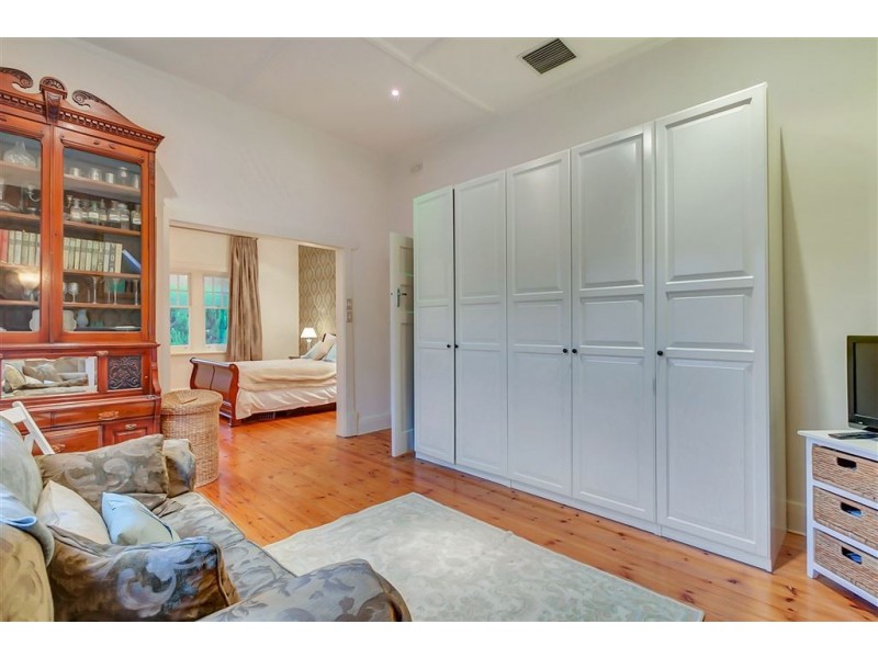 18 Chisholm Avenue, Burnside SA 5066