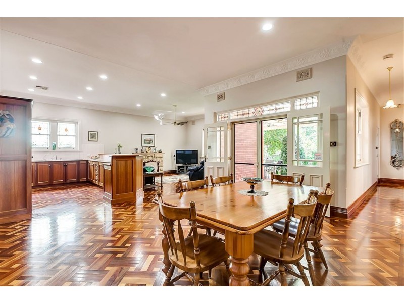 10 Hexham Avenue, Myrtle Bank SA 5064