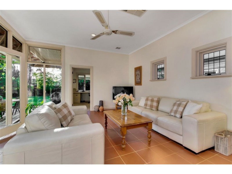 13 Peroomba Avenue, Kensington Gardens SA 5068