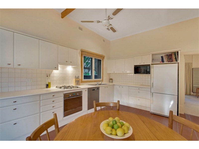 13 Peroomba Avenue, Kensington Gardens SA 5068