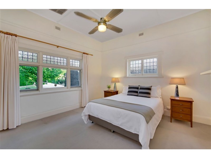 13 Peroomba Avenue, Kensington Gardens SA 5068