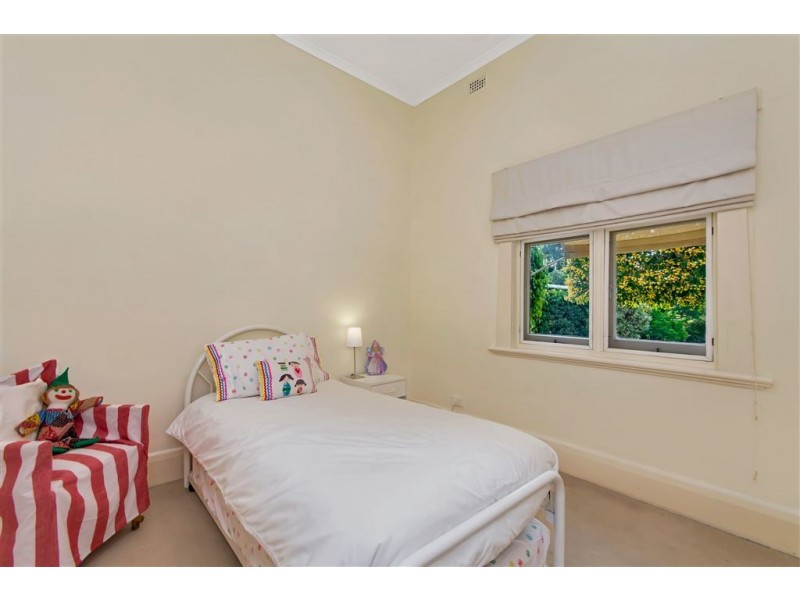 13 Peroomba Avenue, Kensington Gardens SA 5068