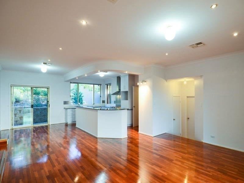 4 Seaview Road, Mount Osmond SA 5064