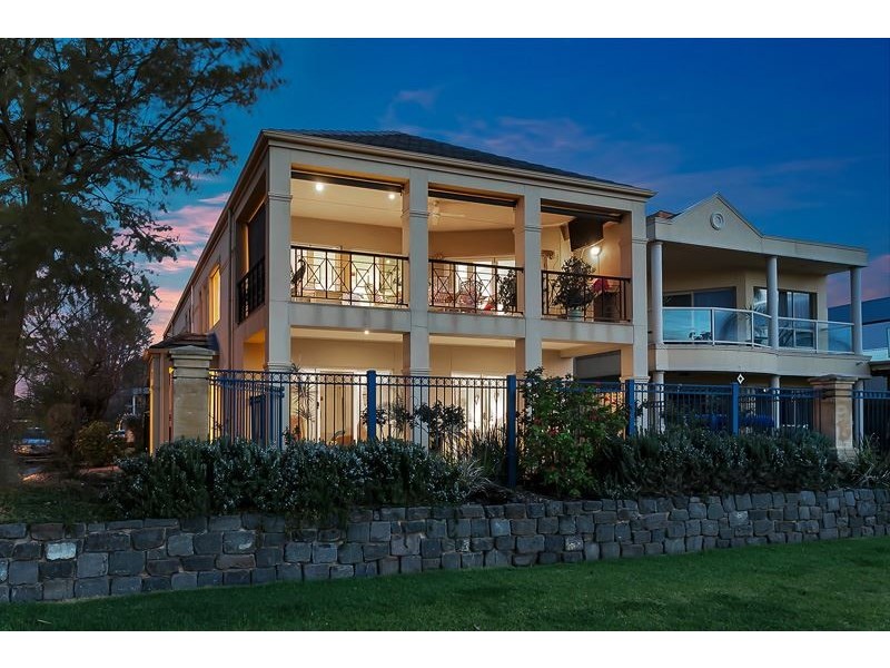 14 Lakeside Close, Mawson Lakes SA 5095