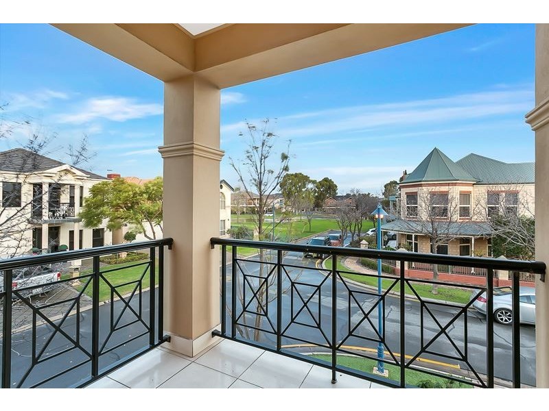 14 Lakeside Close, Mawson Lakes SA 5095