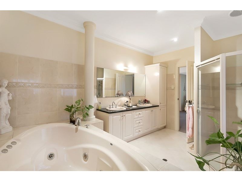 14 Lakeside Close, Mawson Lakes SA 5095