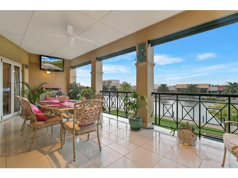 14 Lakeside Close, Mawson Lakes SA 5095