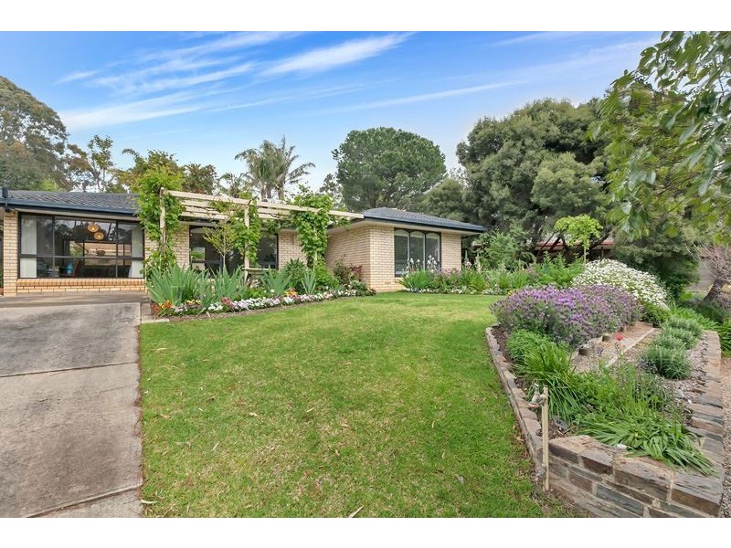 34 Elmgrove Street, Aberfoyle Park SA 5159