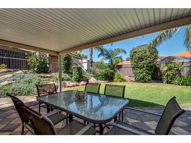 2 Meadow Lane, Gulfview Heights SA 5096