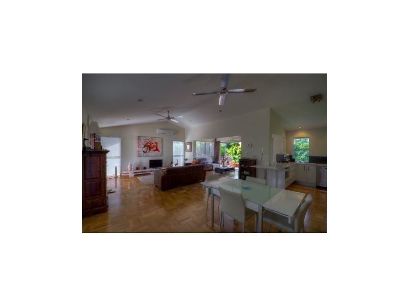 31 Lakedrive Crescent, Marcoola QLD 4564
