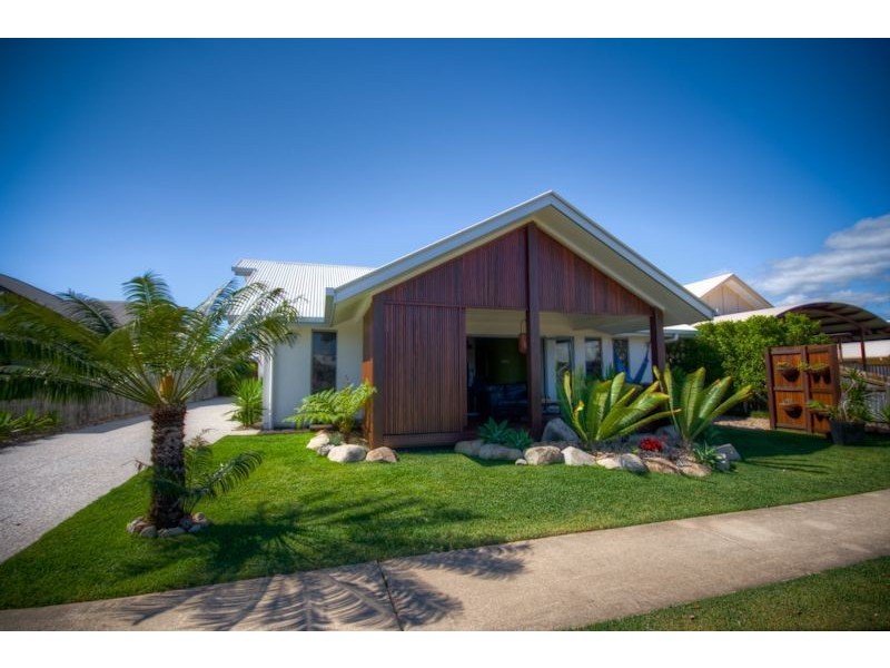 31a & 31b Lakedrive Crescent, Marcoola QLD 4564