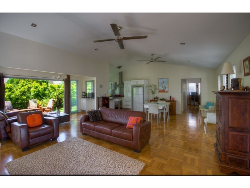 31a & 31b Lakedrive Crescent, Marcoola QLD 4564