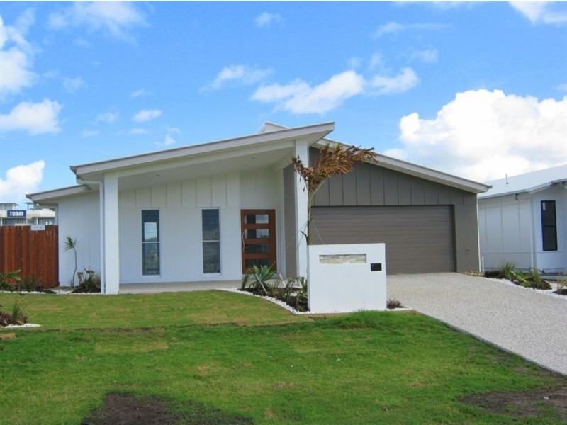 8 Breakers Place, Mount Coolum QLD 4573