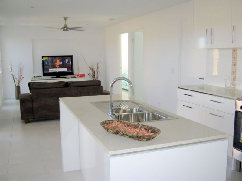 8 Breakers Place, Mount Coolum QLD 4573